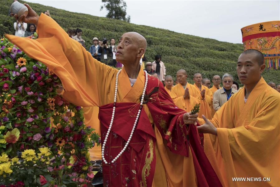 Ceremony marking start of tea picking held in Hubei(1/4)
