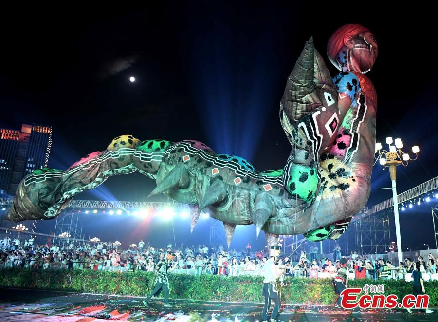 French carnival held in Southeast China's Xiamen city(1/9)