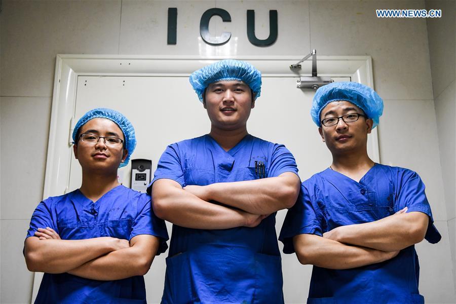 Photo story of male nurses working in central China(1/10)