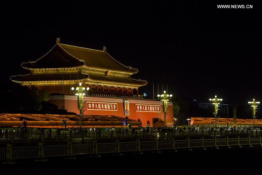 Landscape lighting illuminates Beijing to greet Belt and Road Forum(1/9)