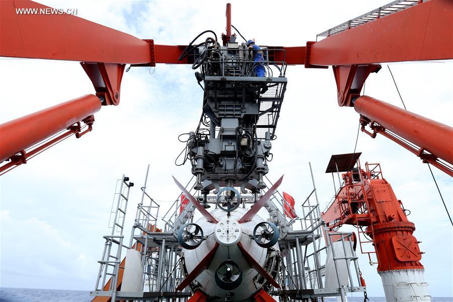 China's submersible Jiaolong starts testing ahead of Mariana Trench dive(1/4)