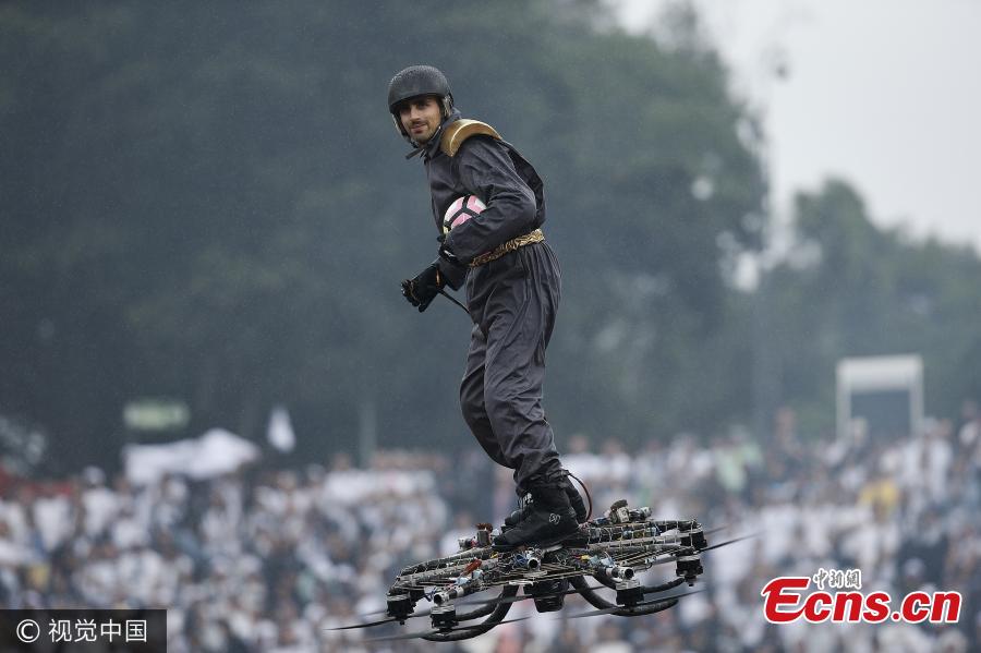 Portuguese Cup final ball delivered by man flying on spider-like drone(1/3)