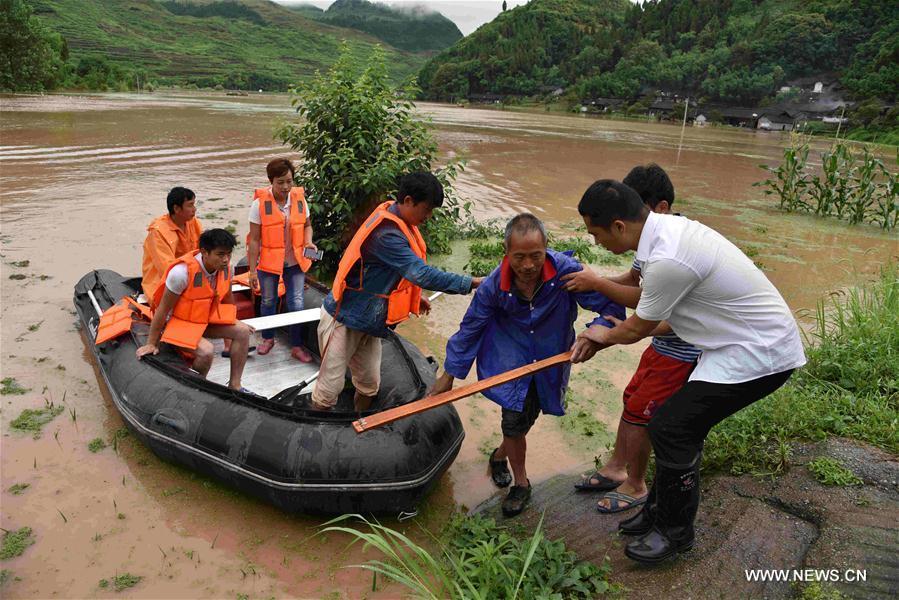 Flash floods break out in SW China due to continuous heavy rainfall(1/4)