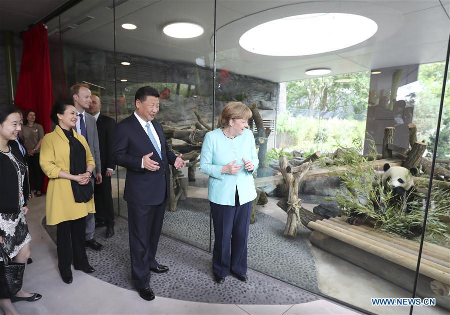 Xi, Merkel launch Panda garden in Berlin zoo(1/3)