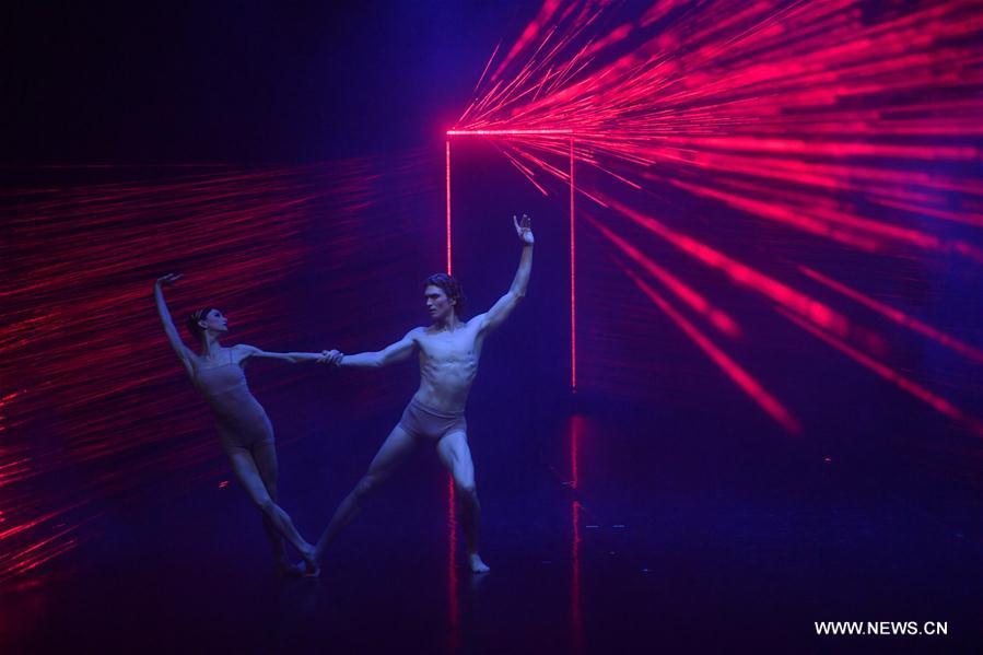 German ballet dancers perform 'Faust II' in Beijing(1/5)