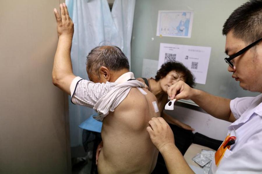 Rush begins for TCM plasters(1/3)
