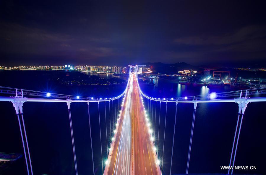 1,400 night view projects lightened up in Xiamen to greet BRICS Summit (1/8)