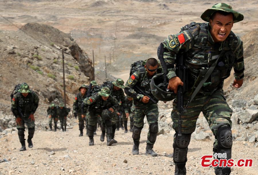 Armed police in one-week intensive training in Xinjiang(1/9)