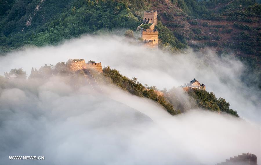 Clouds in Huangyaguan section of Great Wall in Tianjin(1/5)