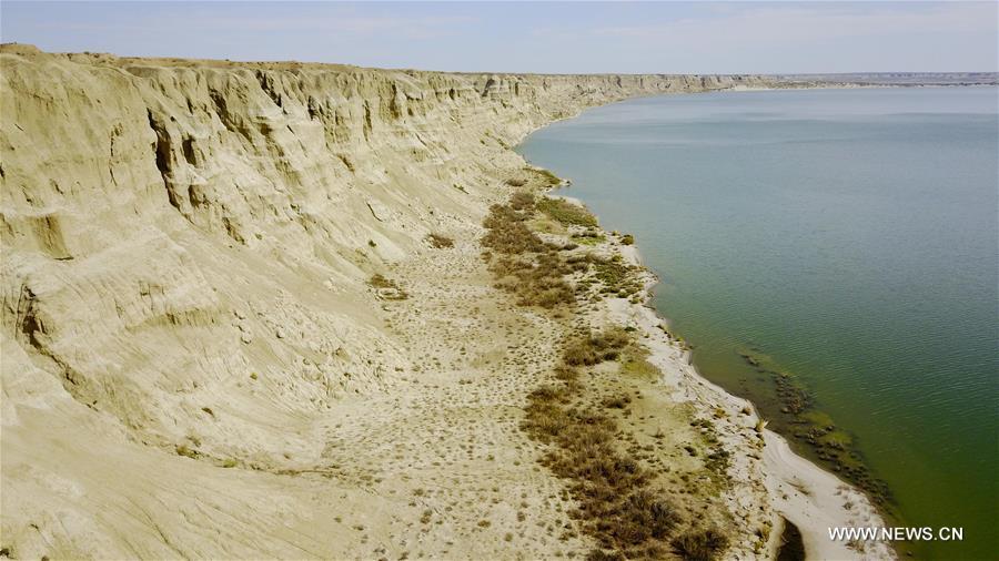 Scenery of Yardang landform in Xinjiang(1/3)