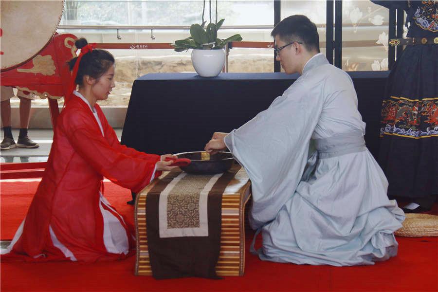 Culture Insider: Qixi - the Chinese Valentine's Day(1/5)