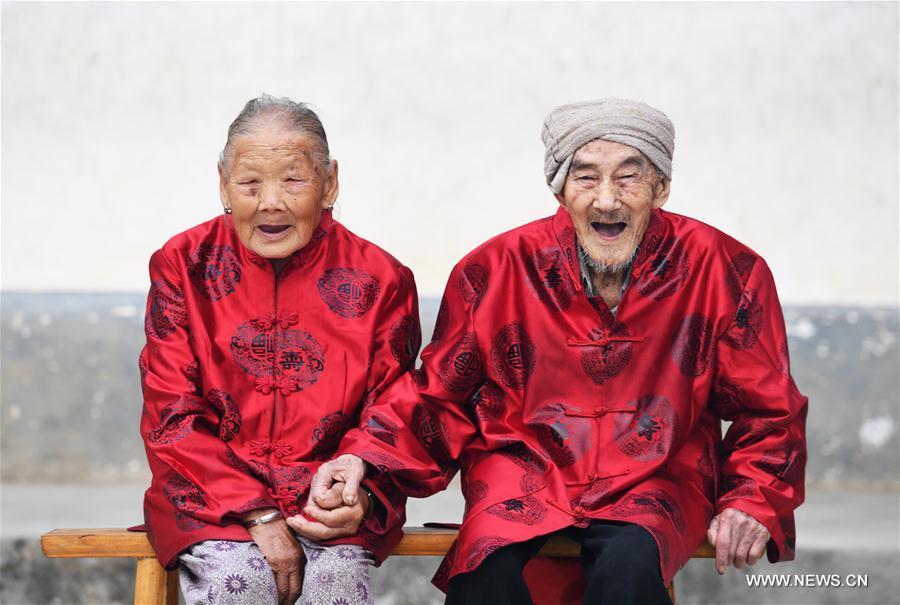 Love story of century-old couple in SW China(1/6)