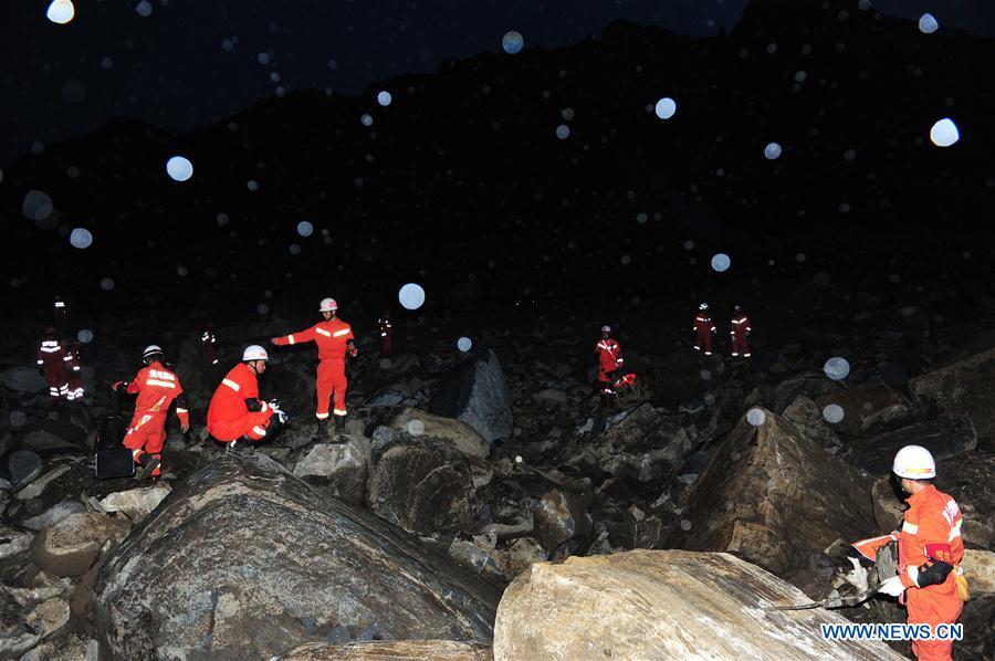 Death toll rises to 3 after landslide in southwest China(1/4)