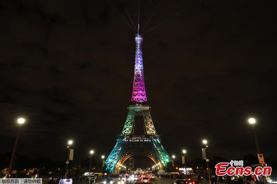 Eiffel Tower celebrates 300 million visitors(1/4)