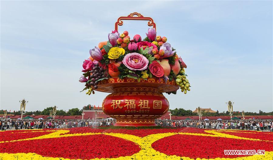 Beijing decorated with flowers for China's National Day (1/10)