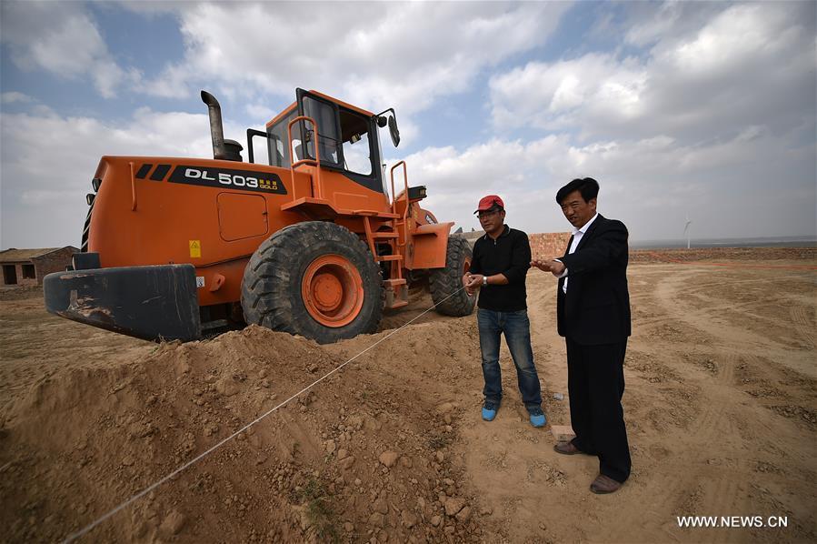Pic story: Secretary of CPC branch of NW China's Zengjipan Village(1/4)