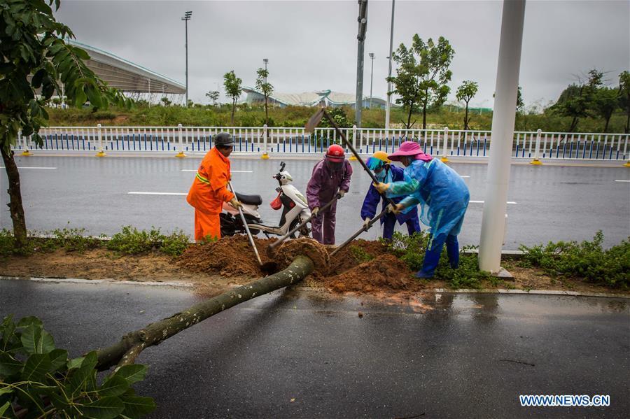 Typhoon Khanun makes landfall in south China(1/6)