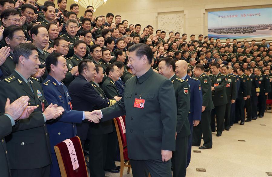 Xi meets top-ranking military officers(1/2)