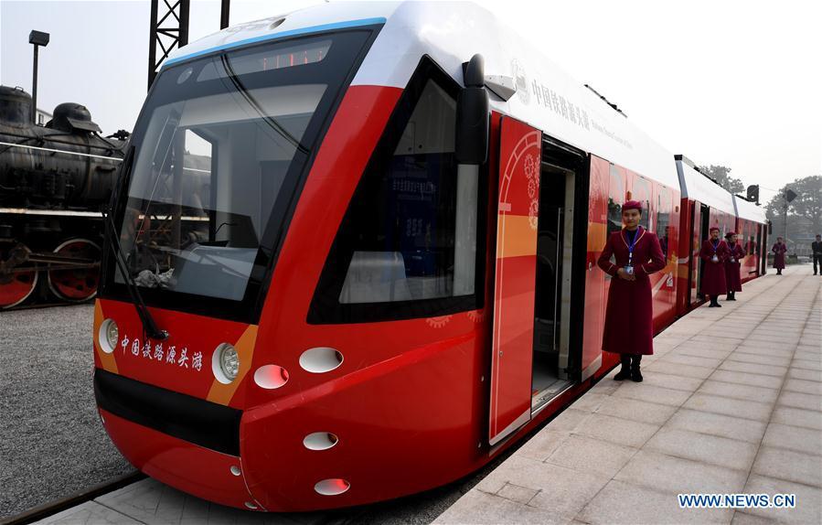 China-made tram powered by hydrogen fuel cells put into operation(1/3)