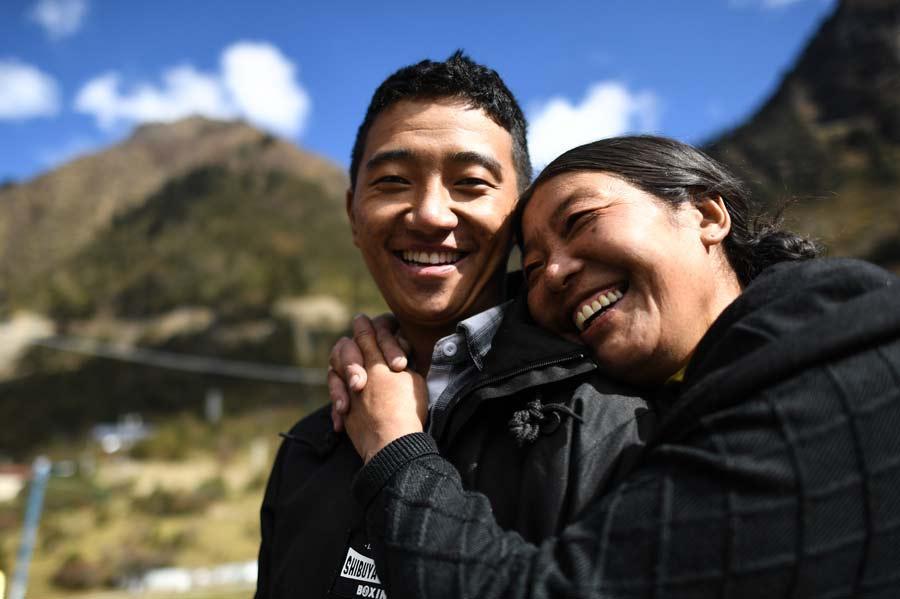 Tibetan herders receive President Xi's reply(1/6)