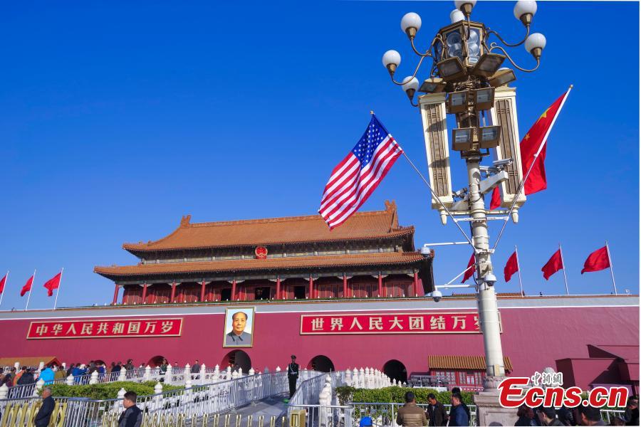 National flags of China and U.S. fly on Tiananmen Square(1/3)