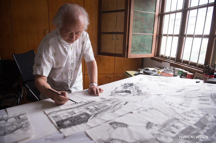 Shen Houfu, 82, paints in his home in Shaoxing City of east China's Zhejiang Province Aug. 31, 2017. (Xinhua/Weng Xinyang)