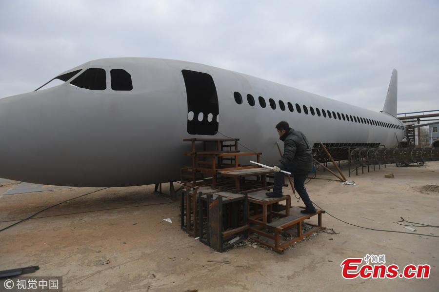 Chinese men build homemade Airbus A320 passenger jet(1/5)