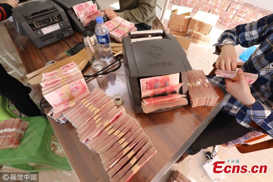 Pyramid scheme busted with 24 detained(1/3)