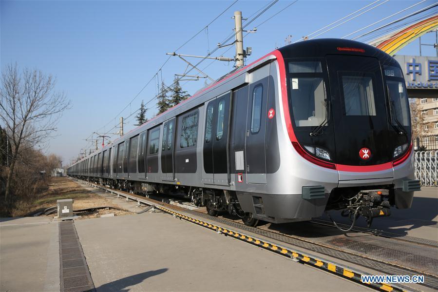 China unveils train with highest int'l standard for fire safety(1/5)