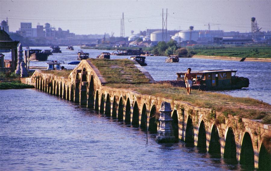 Exploring the 'Water City' of Suzhou in 1996(1/20)