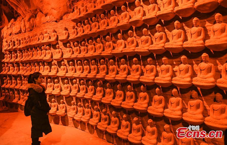 30,000 Buddha statues meet the public(1/6)