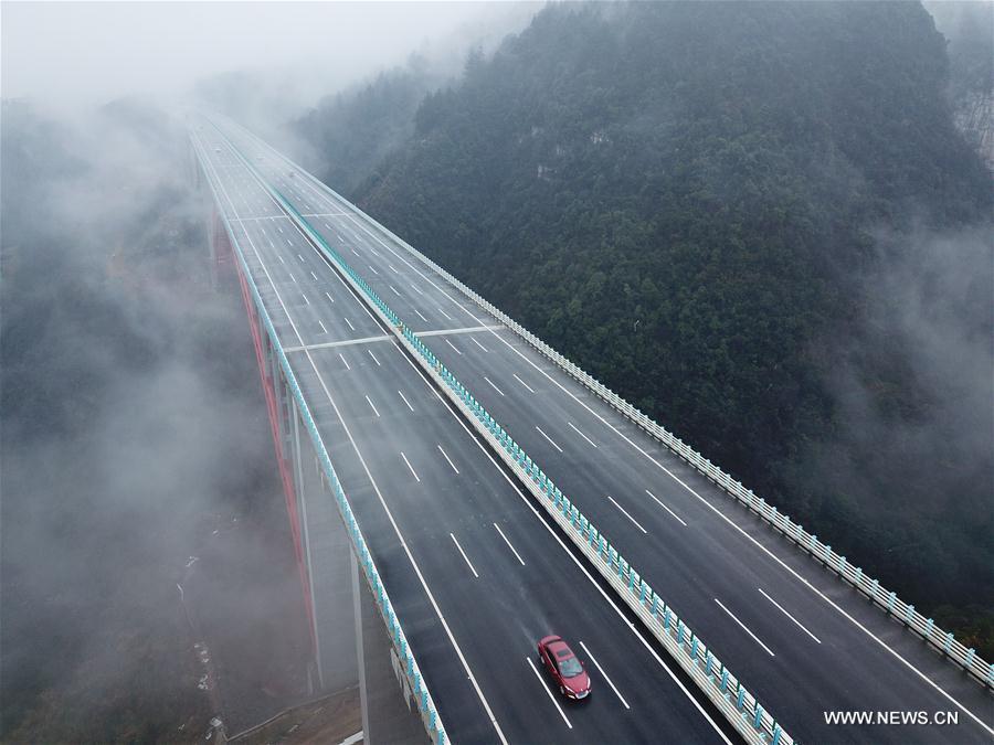 New highway linking Zunyi, Guiyang opens to traffic(1/6)