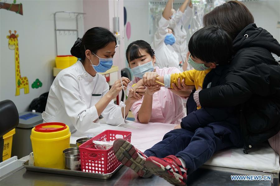 China requires close monitoring on flu outbreak(1/8)