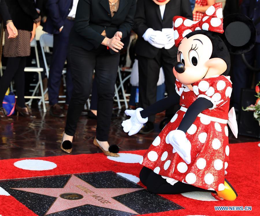 Minnie Mouse honored with star on Hollywood Walk of Fame(1/4)