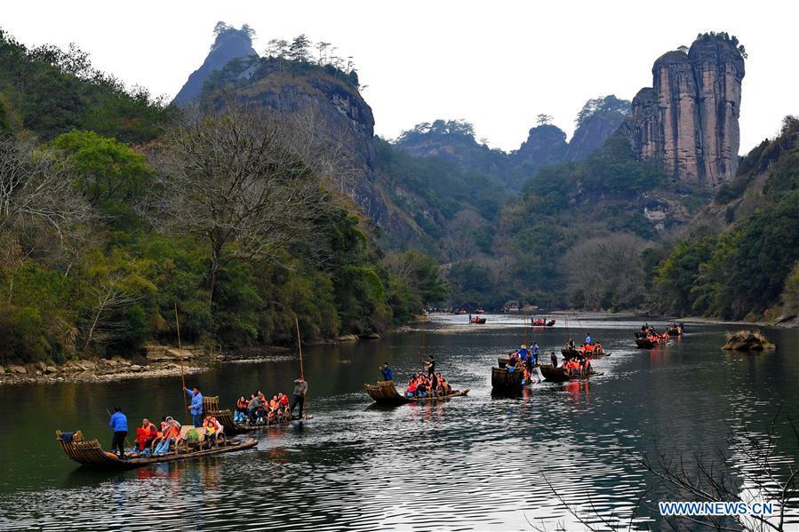 Tourists visit Wuyi Mountain during Chinese Lunar New Year holiday(1/3)