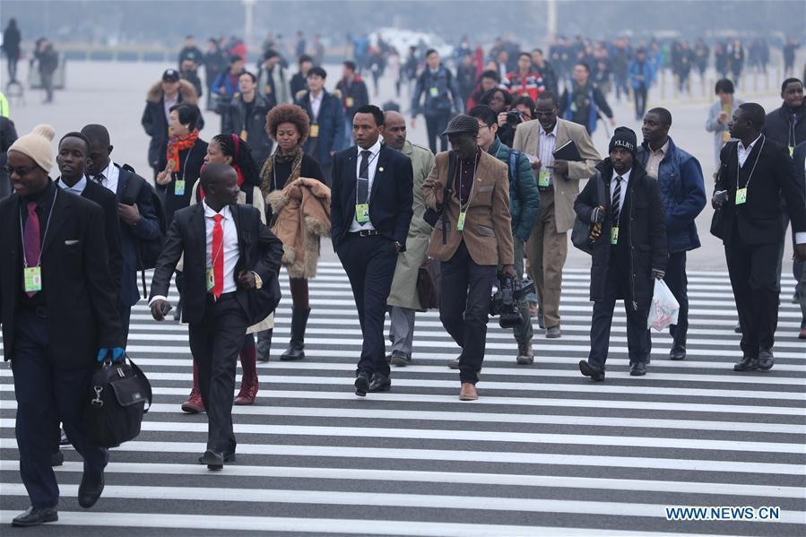 Journalists arrive for first session of 13th CPPCC National Committee(1/1)