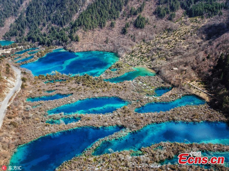 Jiuzhaigou reopens to tourists after earthquake(1/5)