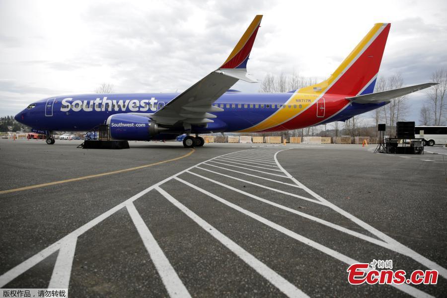 Boeing rolls out 10,000th 737(1/6)