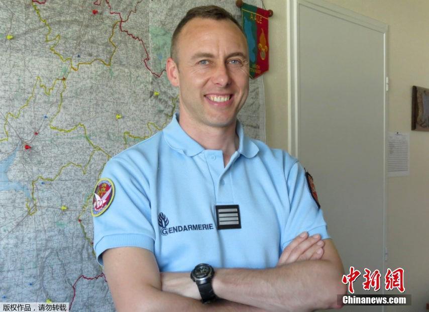 Heroic police officer Arnaud Beltrame honored in France(1/3)