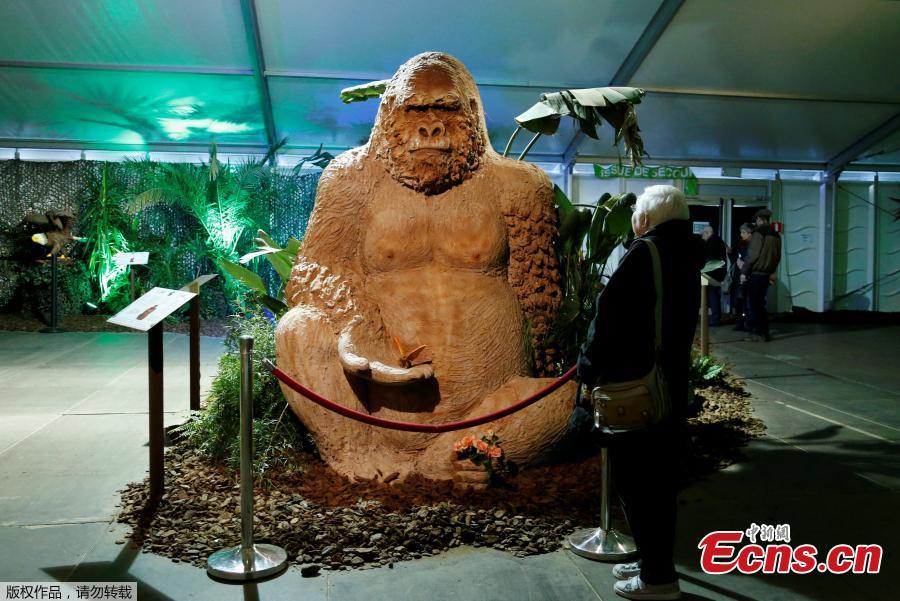 Huge chocolate statues spring up in Belgium (1/5)
