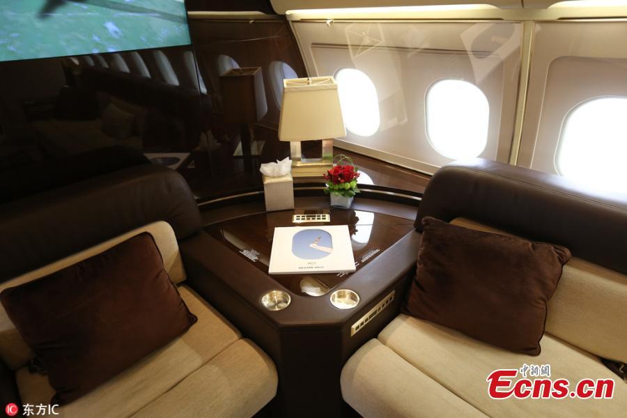 Business aviation event begins in Shanghai(1/6)