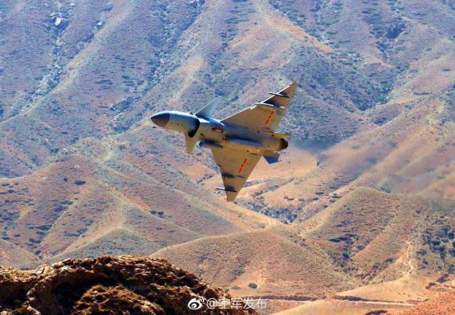 China's fighter jet J-10C begins combat duty(1/4)