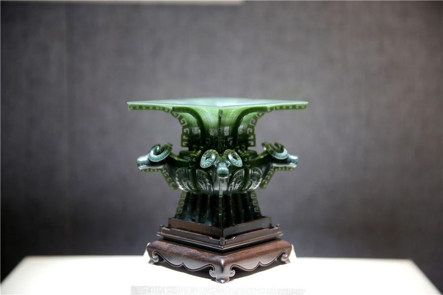 Exhibition showcases jade versions of ancient bronze objects(1/5)