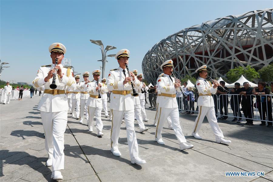 8 countries take part in military band parade at Beijing Olympic Park(1/15)