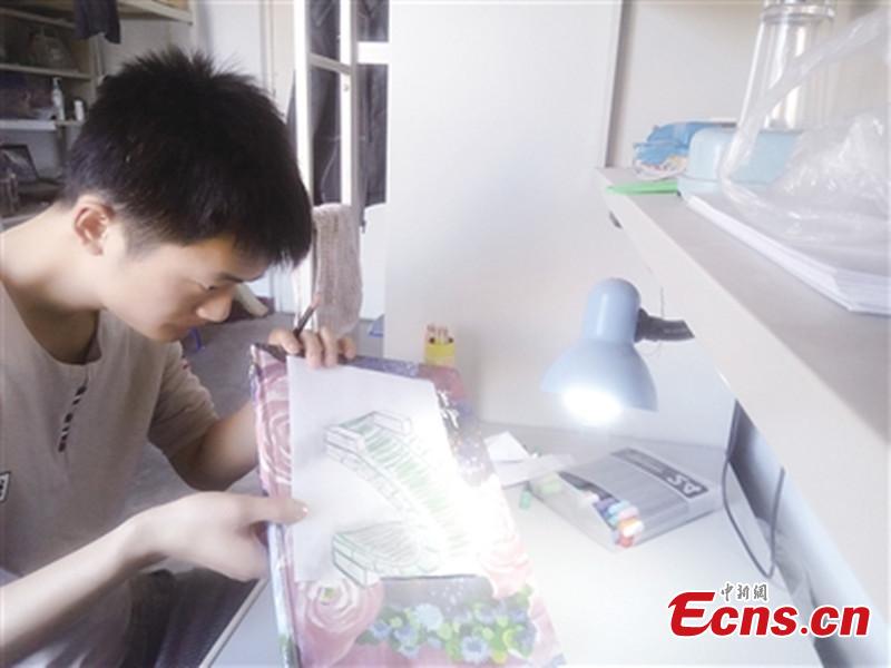 Wang Zhexue, a postgraduate student at Inner Mongolia University of Technology, has created incredibly realistic 3D drawings of animals in order to please his girlfriend, who was said to like pets. Wang has learned about 3D drawing for five years, a hobby to relax his mind in studying science courses. (Photo provided to China News Service)