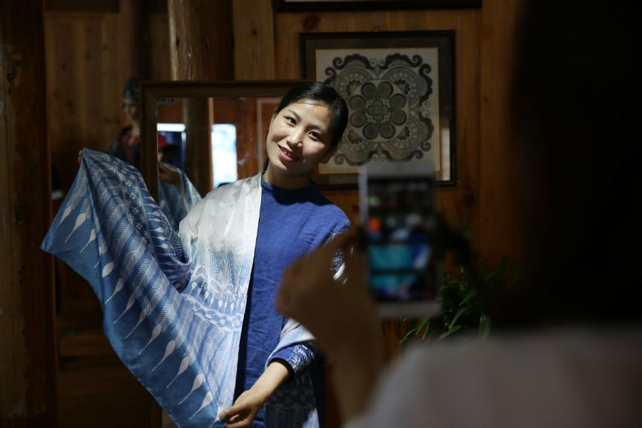 Woman wants to spread Guizhou's batik culture far and wide(1/7)