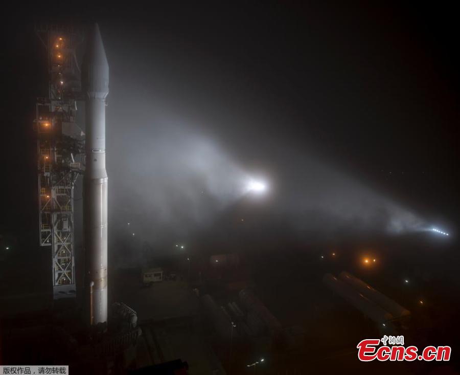 NASA launches InSight lander toward Mars (1/4)
