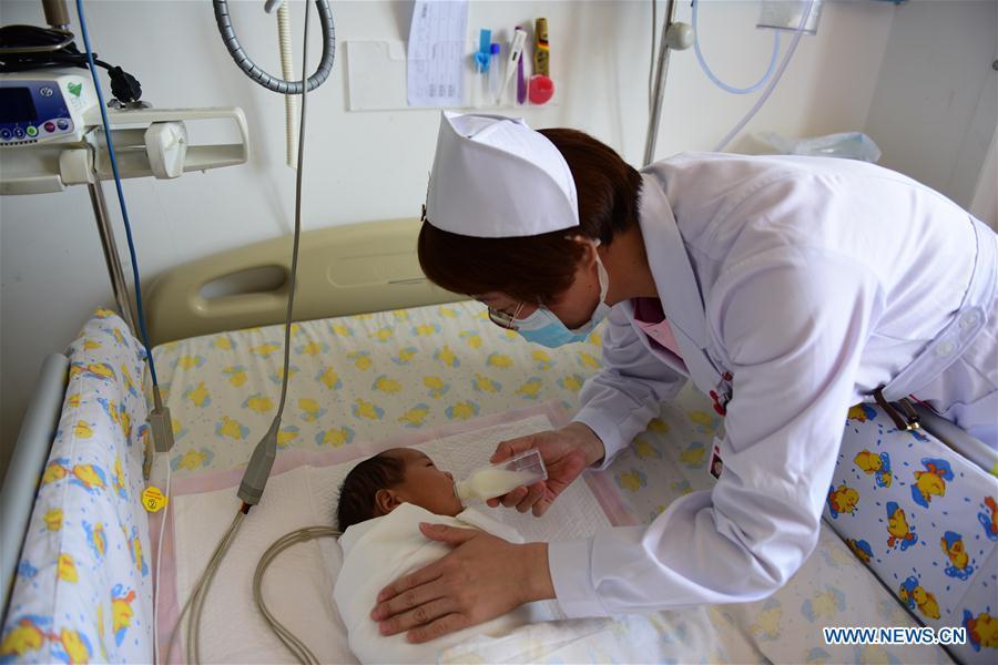 Nurses work ahead of International Nurses Day across China(1/7)