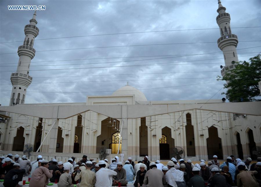Muslims around the world celebrate Ramadan(1/9)