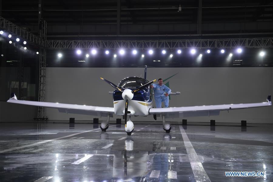 China's first airplane developed by private firm completes production(1/6)